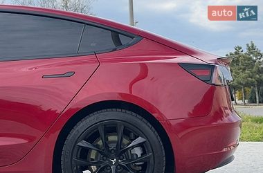 Седан Tesla Model 3 2018 в Одесі