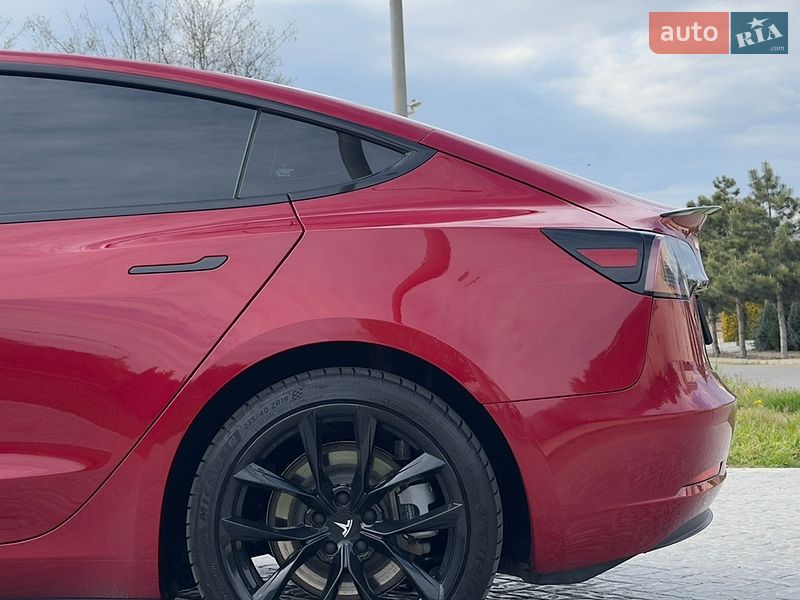 Седан Tesla Model 3 2018 в Одесі