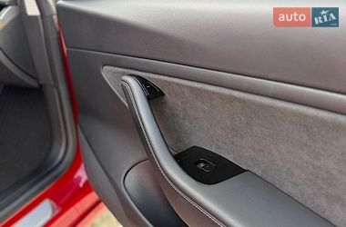 Седан Tesla Model 3 2018 в Одесі