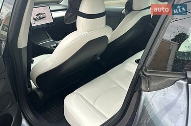 Седан Tesla Model 3 2023 в Тернополі