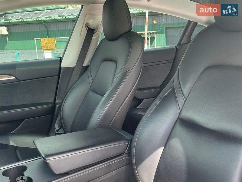 Седан Tesla Model 3 2021 в Запорожье