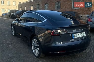 Седан Tesla Model 3 2018 в Вишневому