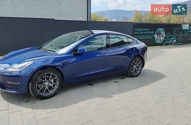 Седан Tesla Model 3 2022 в Івано-Франківську