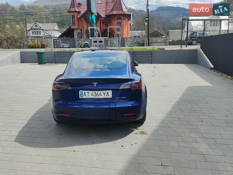 Седан Tesla Model 3 2022 в Ивано-Франковске