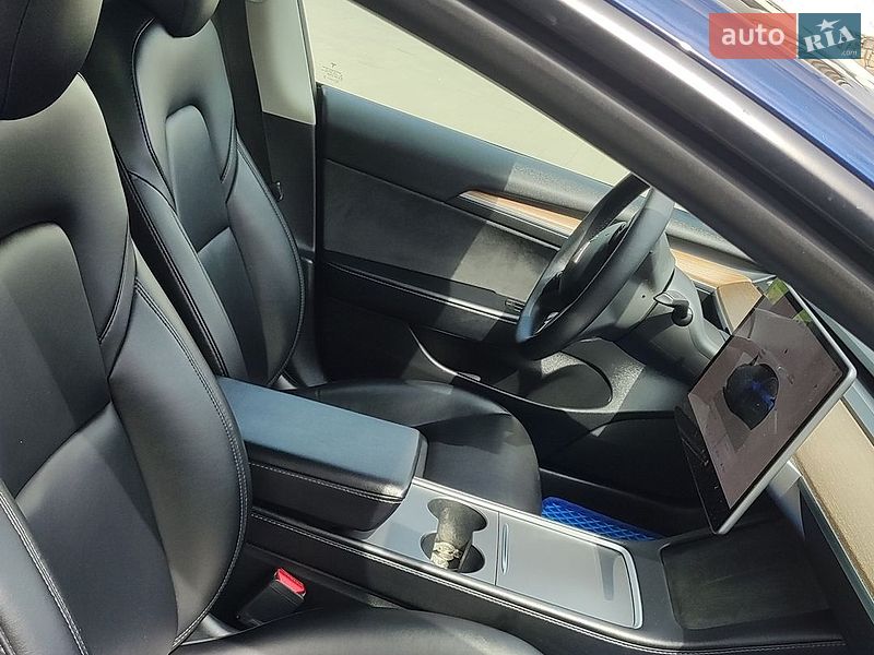 Седан Tesla Model 3 2022 в Ивано-Франковске