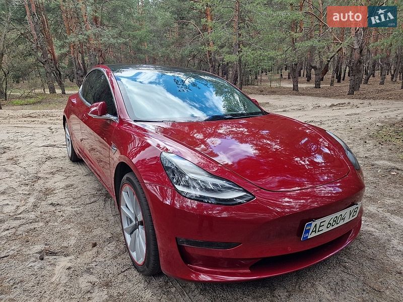 Седан Tesla Model 3 2018 в Днепре