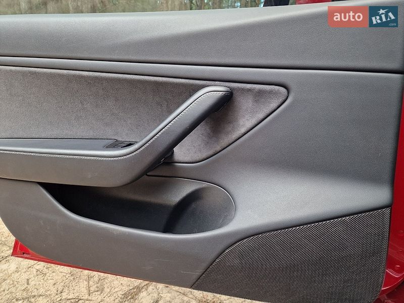 Седан Tesla Model 3 2018 в Днепре