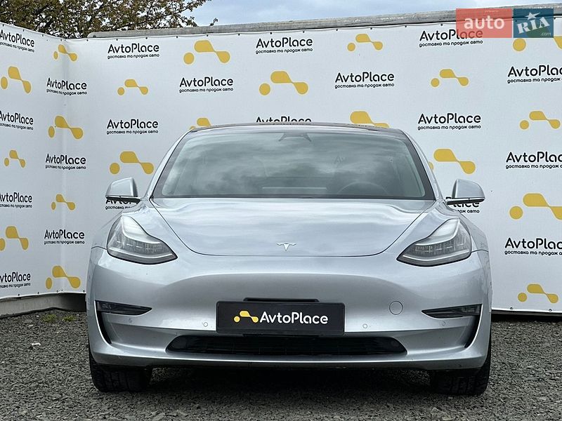 Седан Tesla Model 3 2018 в Луцке
