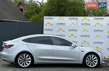 Седан Tesla Model 3 2018 в Луцке