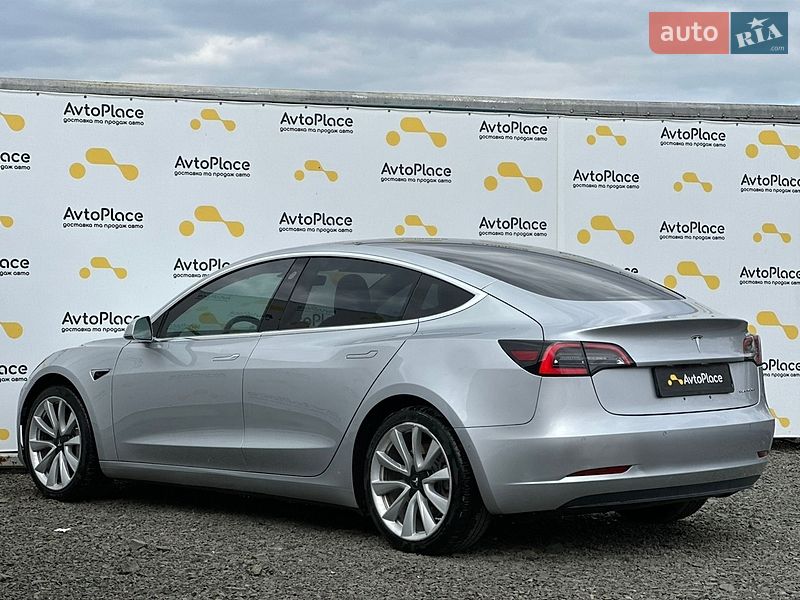Седан Tesla Model 3 2018 в Луцке