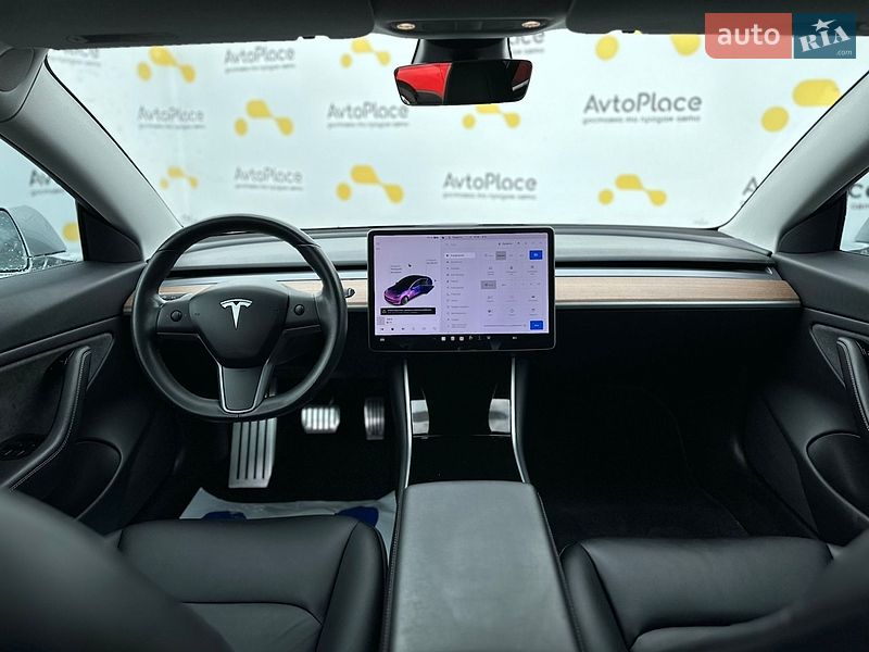 Седан Tesla Model 3 2018 в Луцке