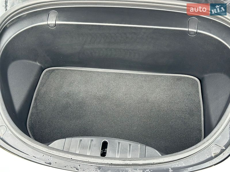 Седан Tesla Model 3 2018 в Луцке