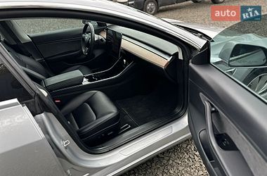 Седан Tesla Model 3 2018 в Луцке