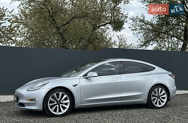Седан Tesla Model 3 2018 в Луцке