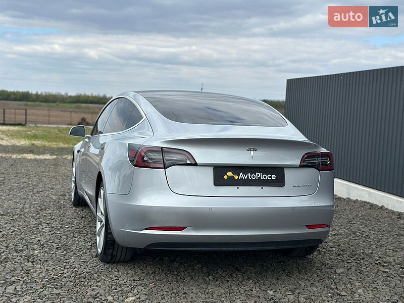 Седан Tesla Model 3 2018 в Луцке