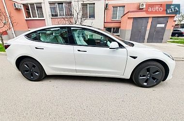 Седан Tesla Model 3 2021 в Дніпрі
