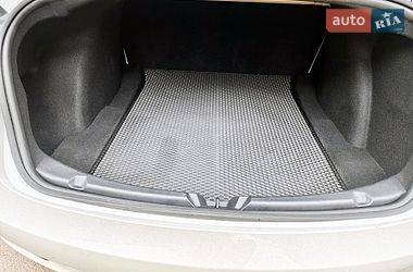 Седан Tesla Model 3 2021 в Дніпрі