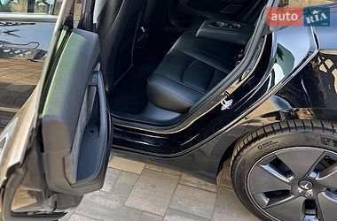 Седан Tesla Model 3 2022 в Хмельницком