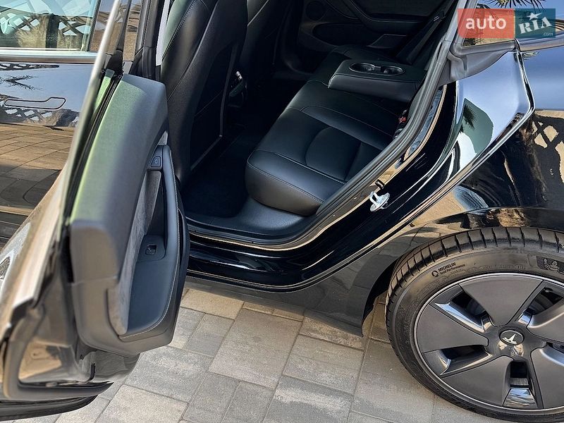 Седан Tesla Model 3 2022 в Хмельницком