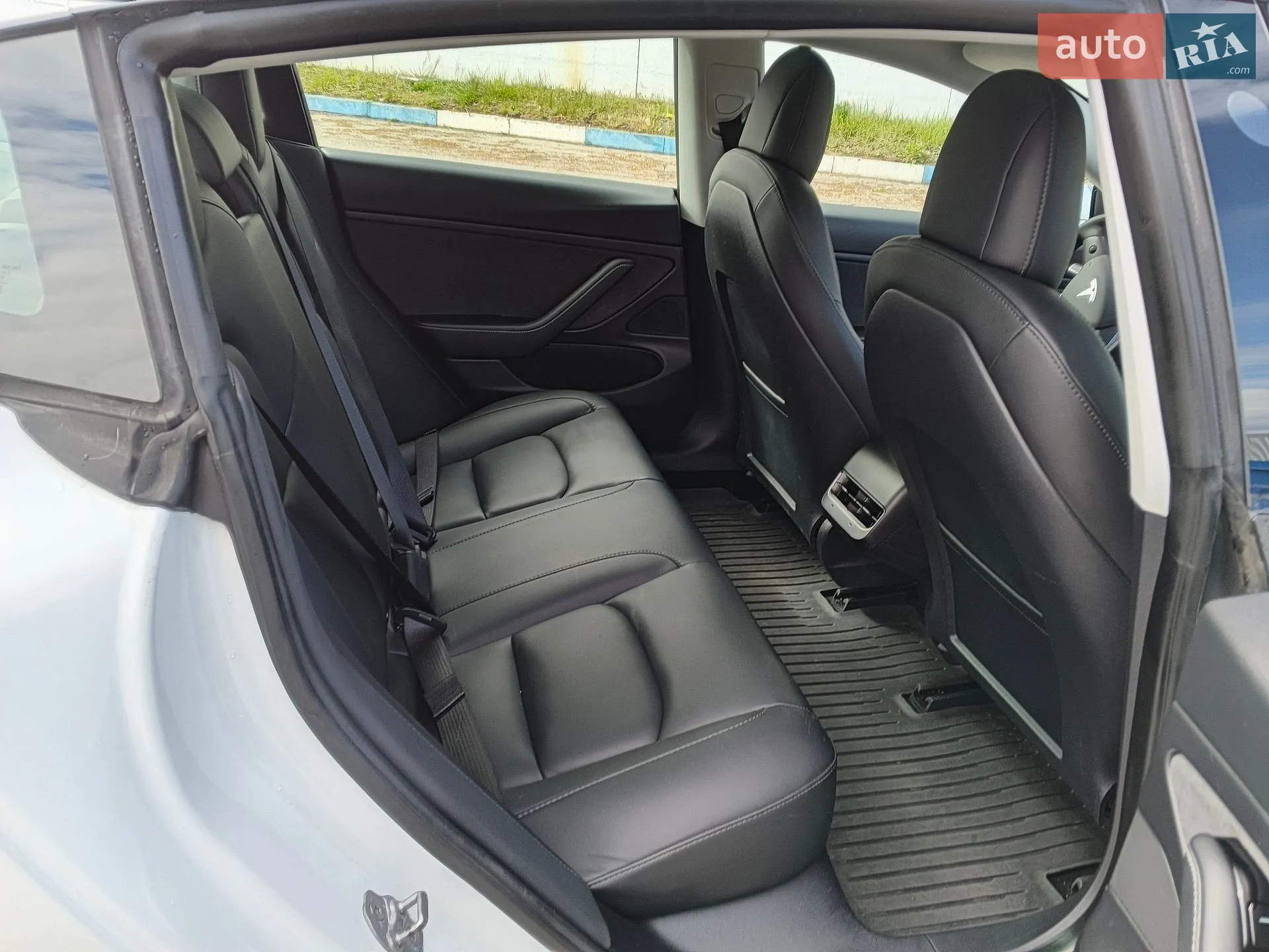 2020 Tesla Model 3 - мініатюра 17
