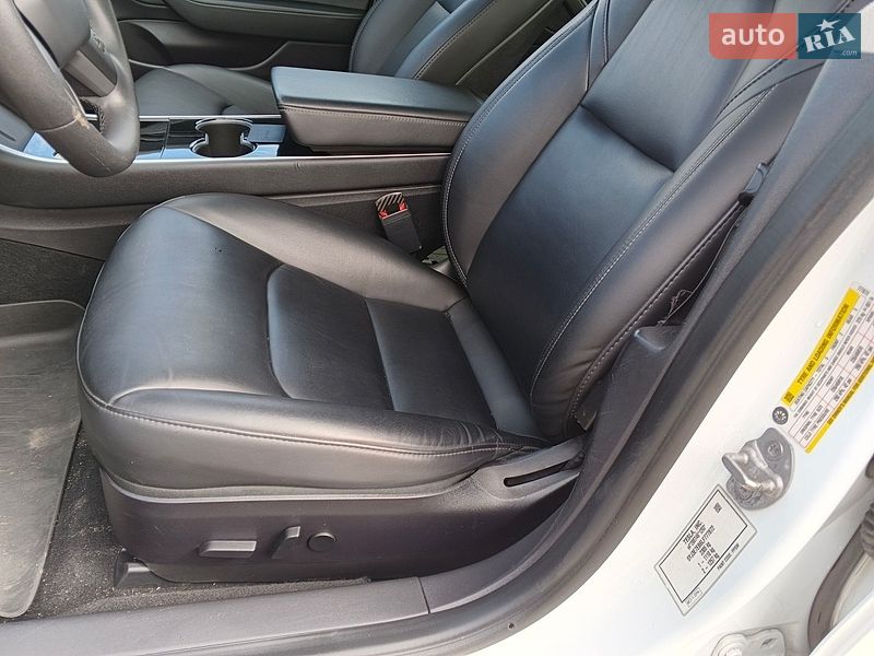 Седан Tesla Model 3 2020 в Киеве