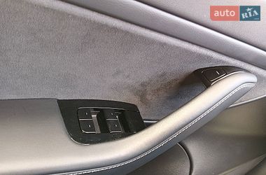 Седан Tesla Model 3 2020 в Киеве