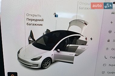 Седан Tesla Model 3 2020 в Киеве