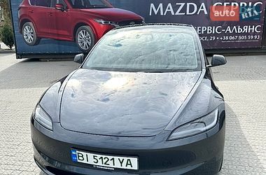 Седан Tesla Model 3 2024 в Полтаві