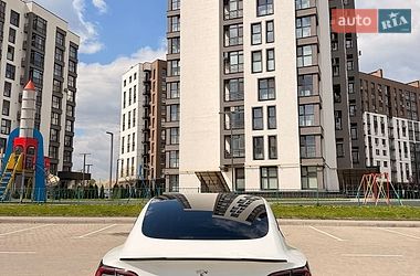 Седан Tesla Model 3 2022 в Луцке