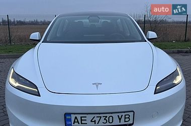 Седан Tesla Model 3 2024 в Днепре