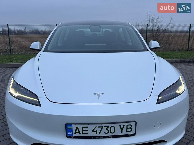 Седан Tesla Model 3 2024 в Днепре