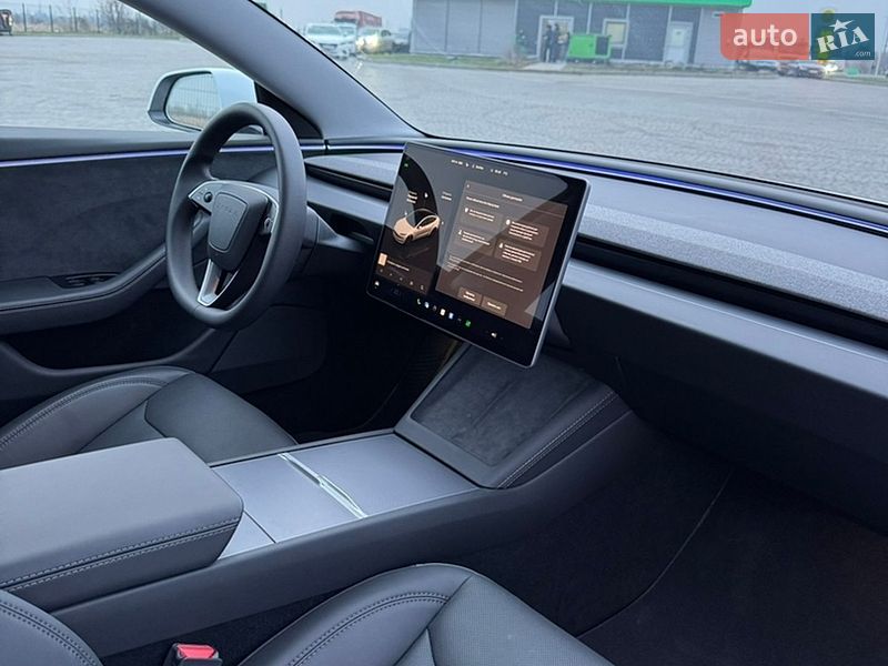 Седан Tesla Model 3 2024 в Днепре