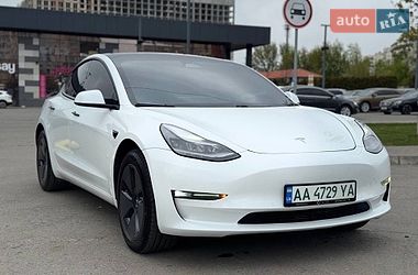 Седан Tesla Model 3 2020 в Києві