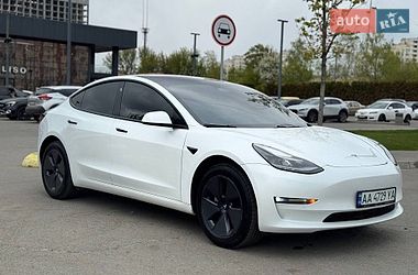 Седан Tesla Model 3 2020 в Києві