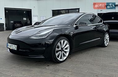 Седан Tesla Model 3 2019 в Киеве