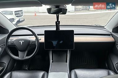 Седан Tesla Model 3 2019 в Киеве
