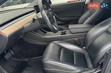 Седан Tesla Model 3 2019 в Киеве