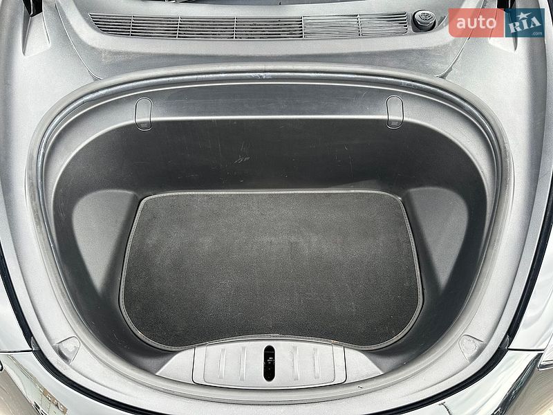 Седан Tesla Model 3 2019 в Киеве