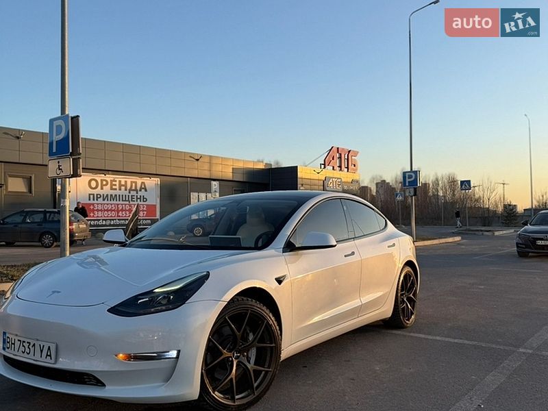 Tesla Model 3 2023