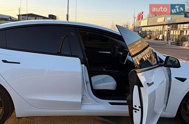 Седан Tesla Model 3 2023 в Києві