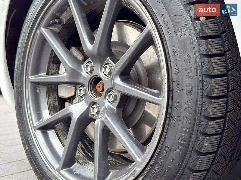 Седан Tesla Model 3 2021 в Черновцах