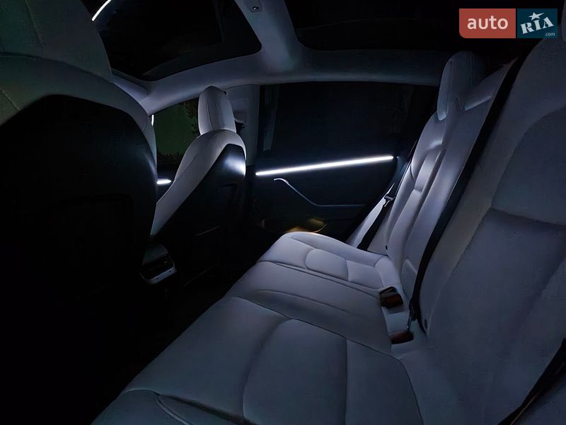 Седан Tesla Model 3 2022 в Києві