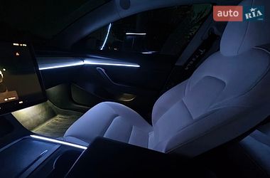 Седан Tesla Model 3 2022 в Києві