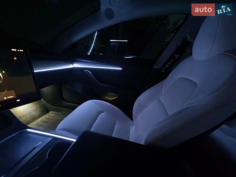 Седан Tesla Model 3 2022 в Києві