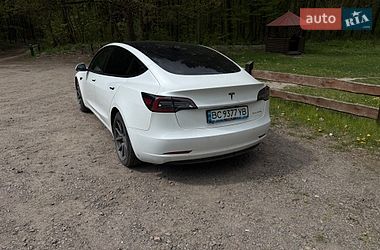 Седан Tesla Model 3 2019 в Львове