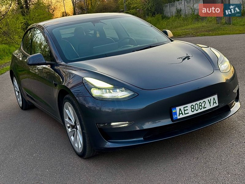 Седан Tesla Model 3 2022 в Кривом Роге