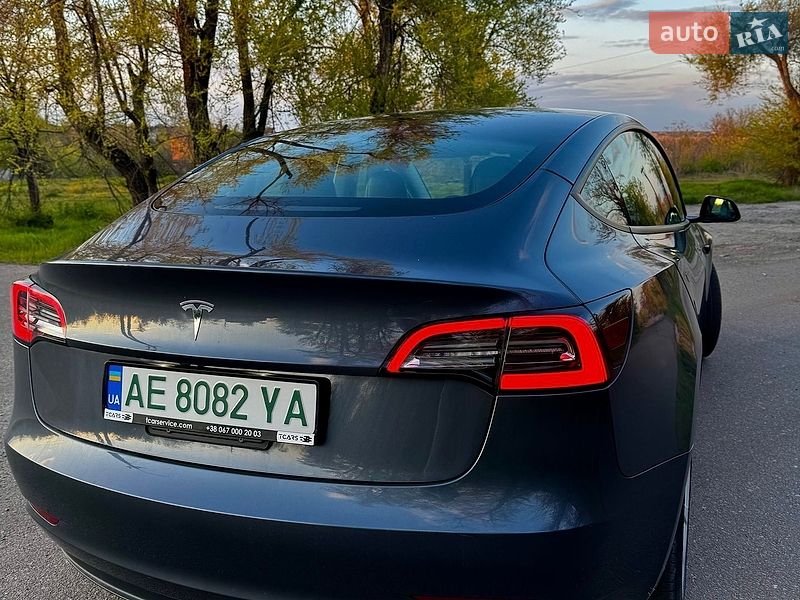 Седан Tesla Model 3 2022 в Кривом Роге