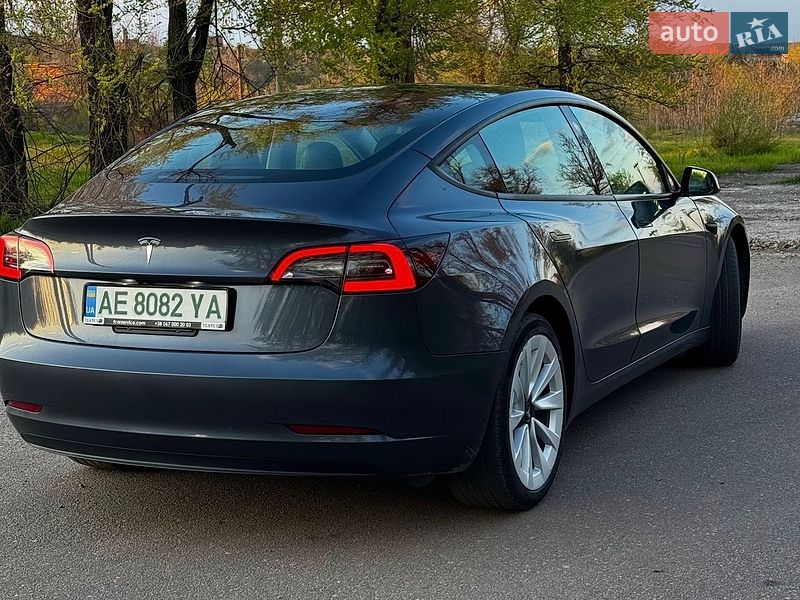 Седан Tesla Model 3 2022 в Кривом Роге