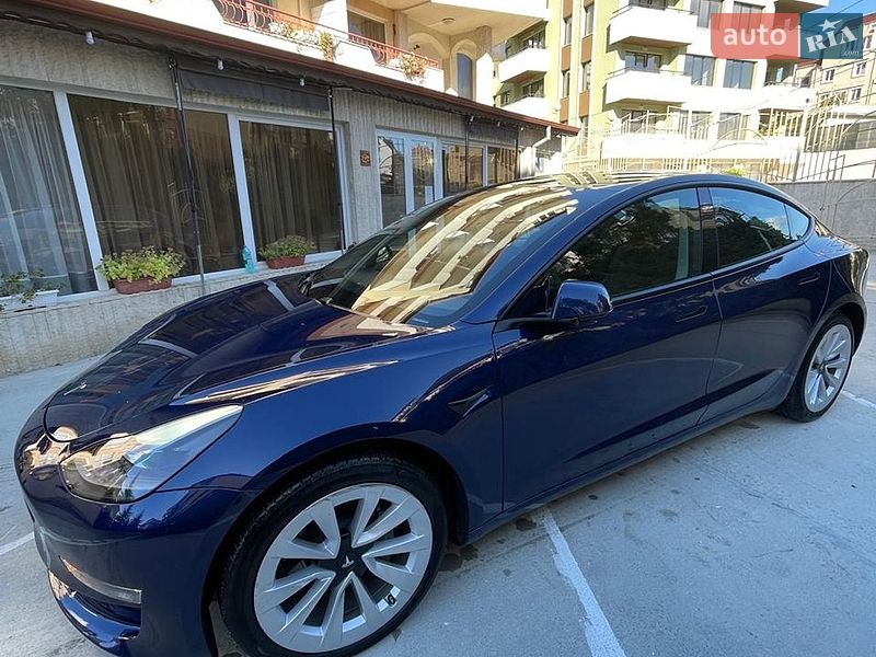 Седан Tesla Model 3 2021 в Одессе