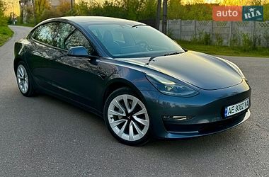Седан Tesla Model 3 2022 в Кривому Розі